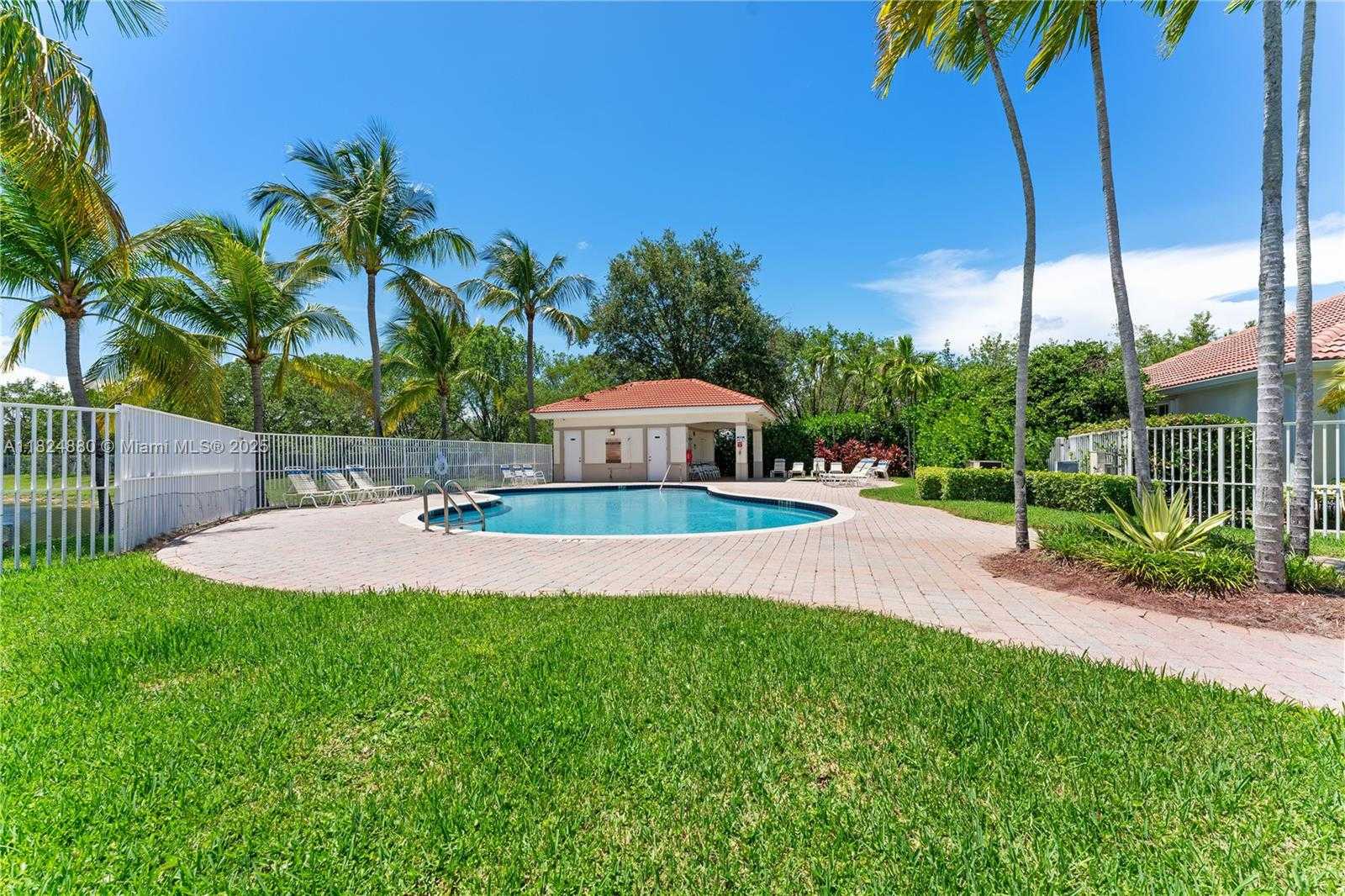 Small Image of 18739 SOUTH WEST 28TH ST, Miramar Number 15
