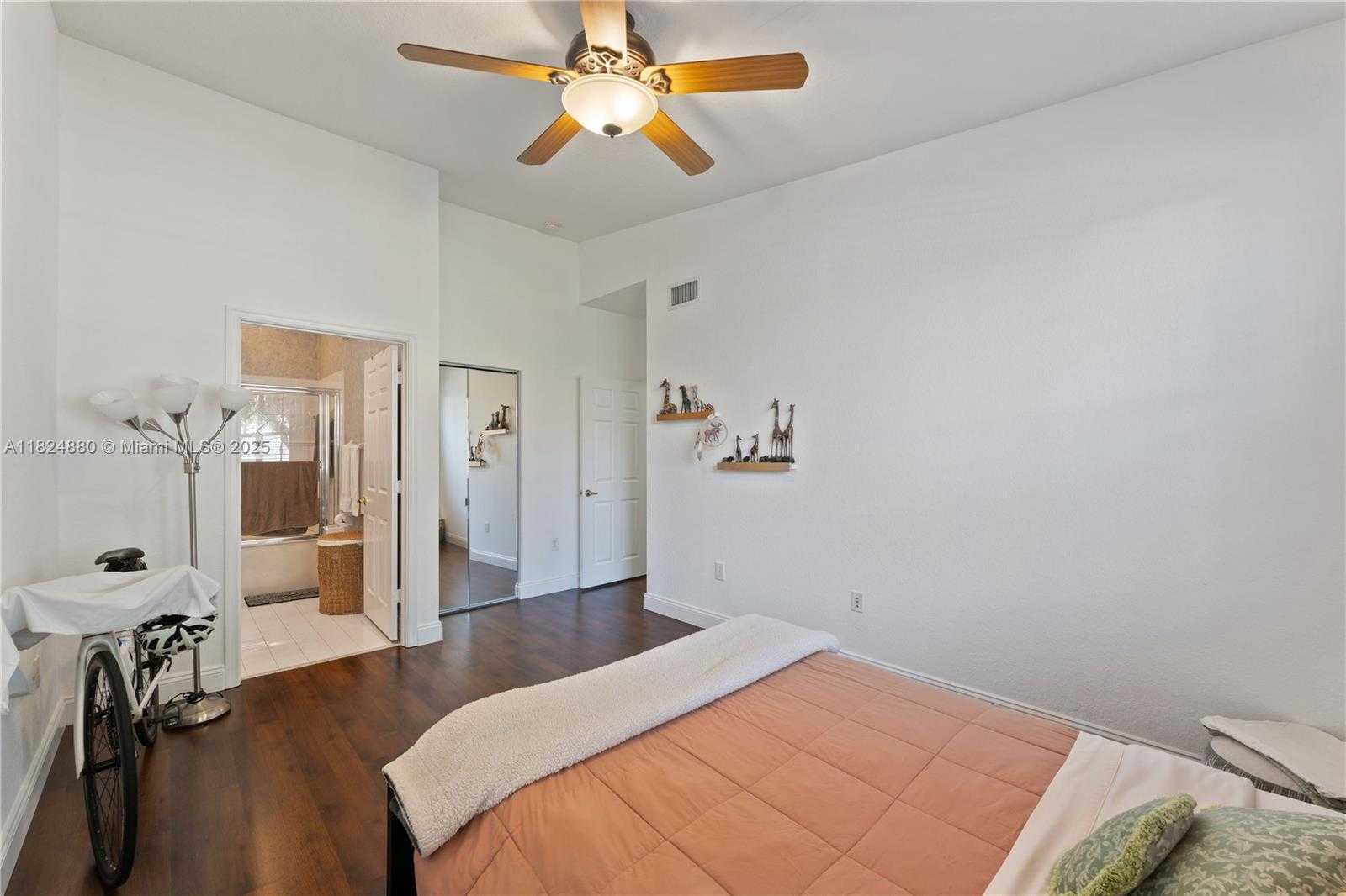 Small Image of 18739 SOUTH WEST 28TH ST, Miramar Number 8