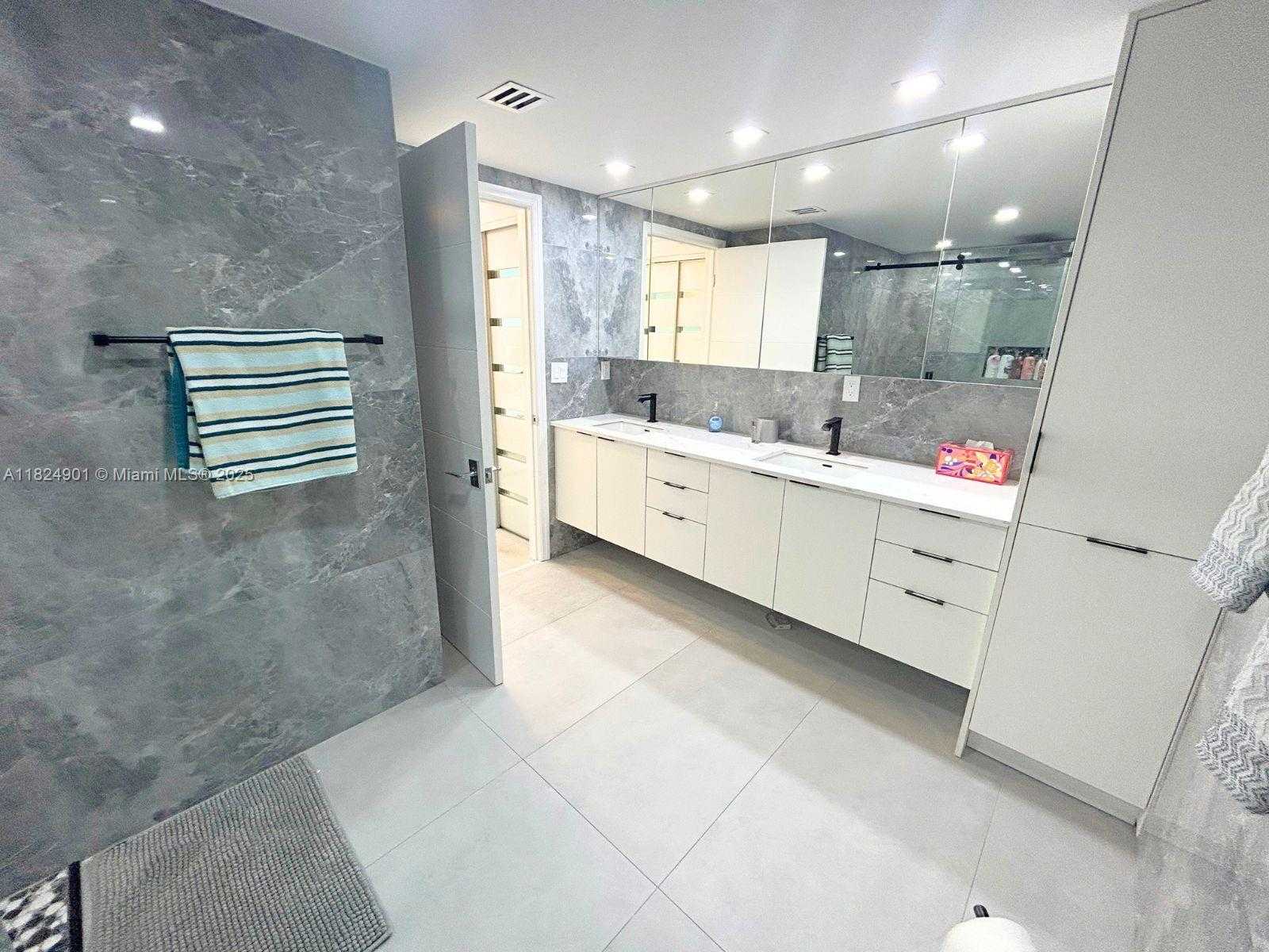 Small Image of 9455 COLLINS AVE #809, Surfside Number 16