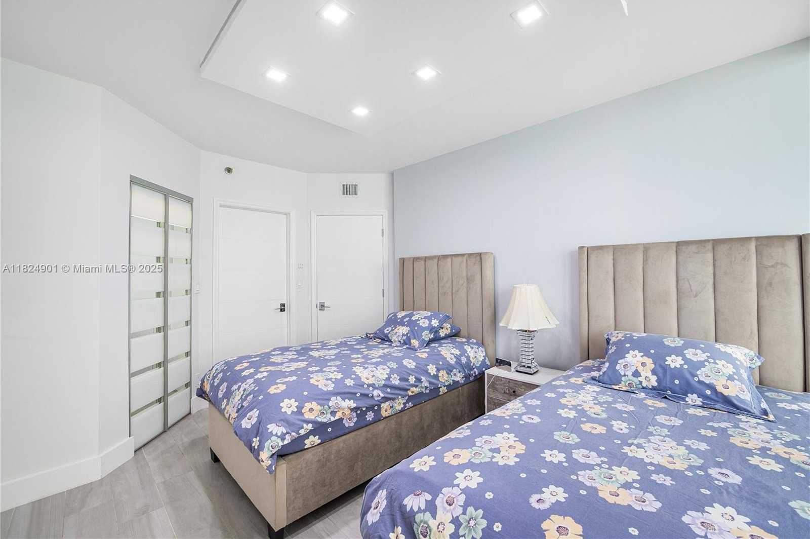 Small Image of 9455 COLLINS AVE #809, Surfside Number 25