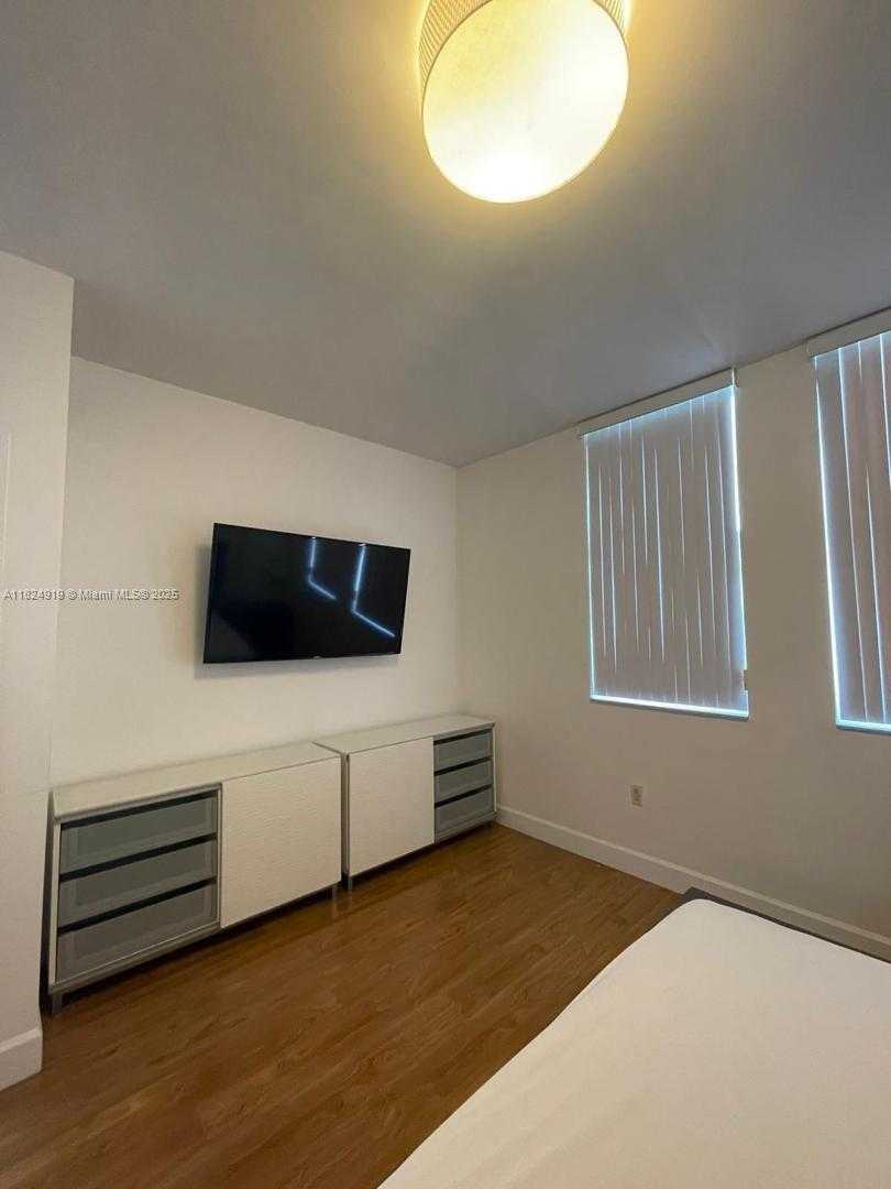 Small Image of 4100 SALZEDO ST #809, Coral Gables Number 12