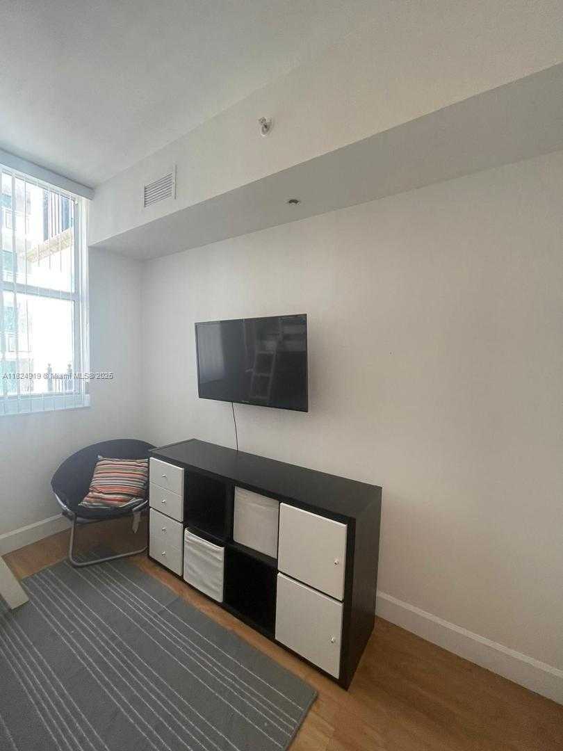 Small Image of 4100 SALZEDO ST #809, Coral Gables Number 17
