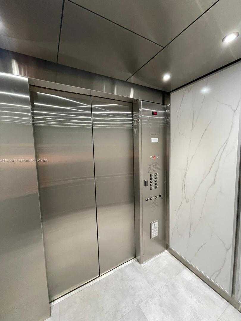 Small Image of 4100 SALZEDO ST #809, Coral Gables Number 21