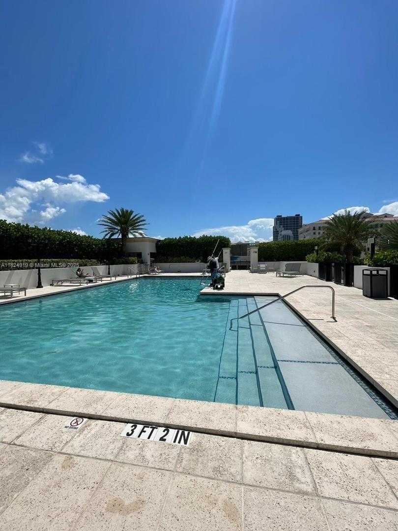 Small Image of 4100 SALZEDO ST #809, Coral Gables Number 26