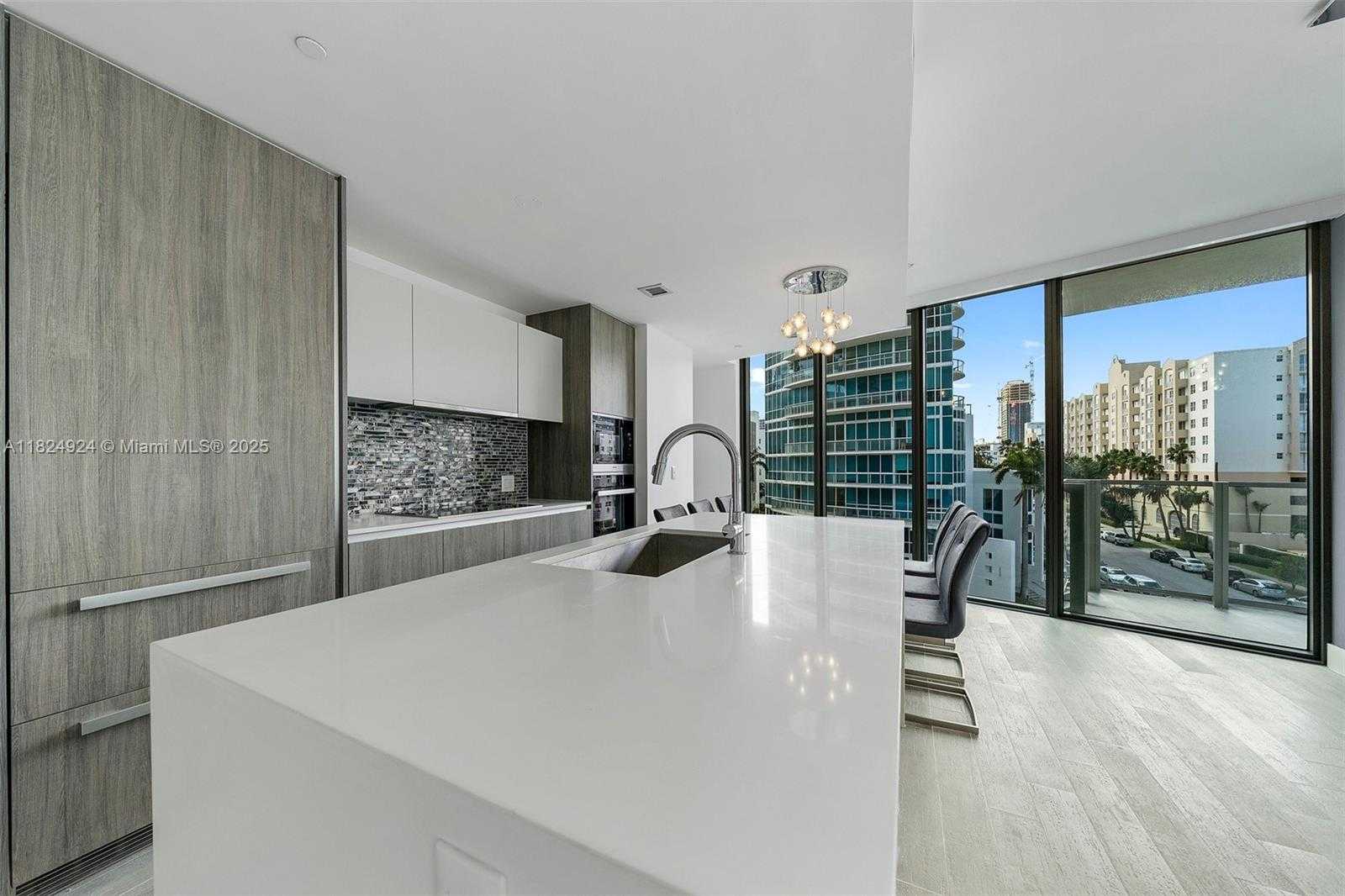Small Image of 2900 NORTH EAST 7TH AVE #301, Miami Number 4
