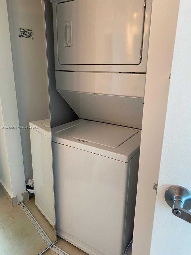 Small Image of 60 SOUTH WEST 13TH ST #4607, Miami Number 24