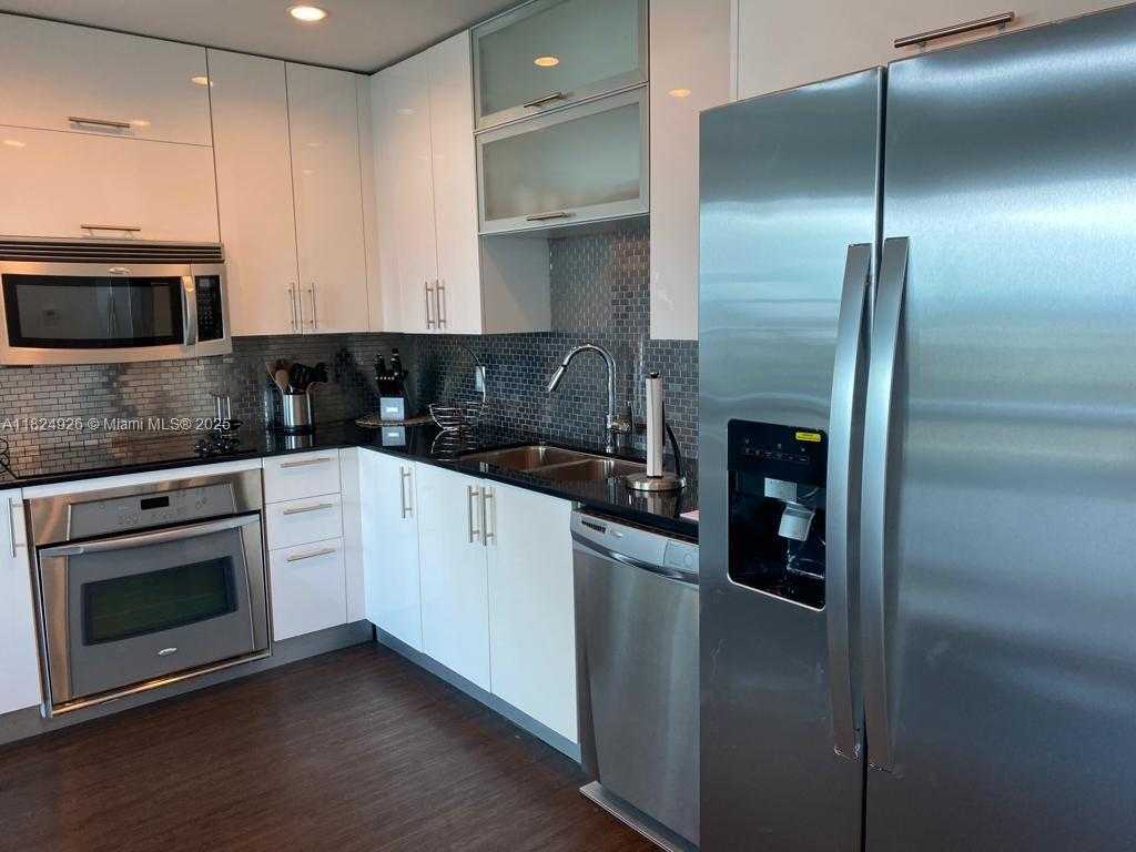 Small Image of 60 SOUTH WEST 13TH ST #4607, Miami Number 3