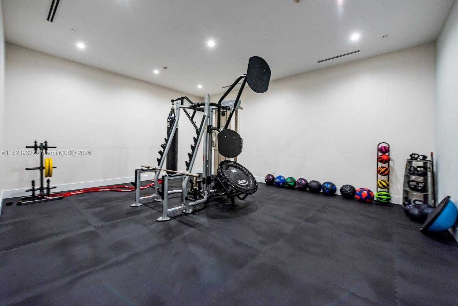 Small Image of 801 BRICKELL KEY BLVD #807, Miami Number 24