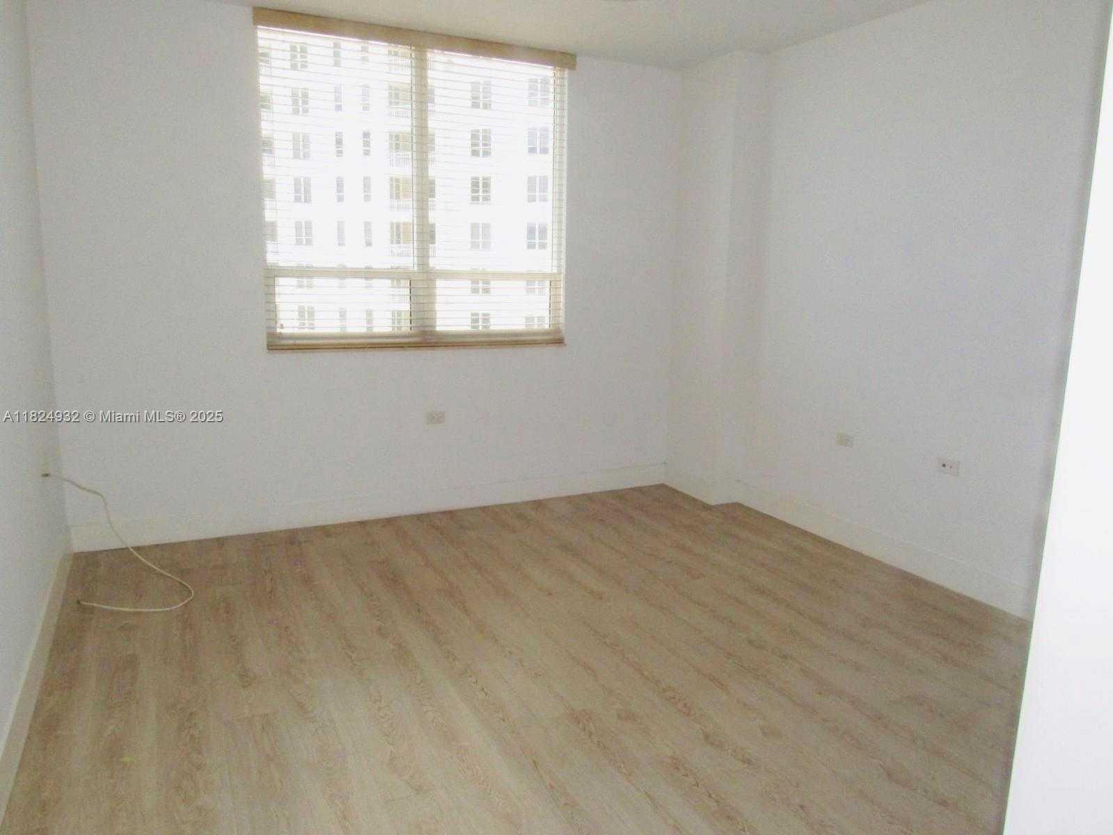 Small Image of 801 BRICKELL KEY BLVD #807, Miami Number 5