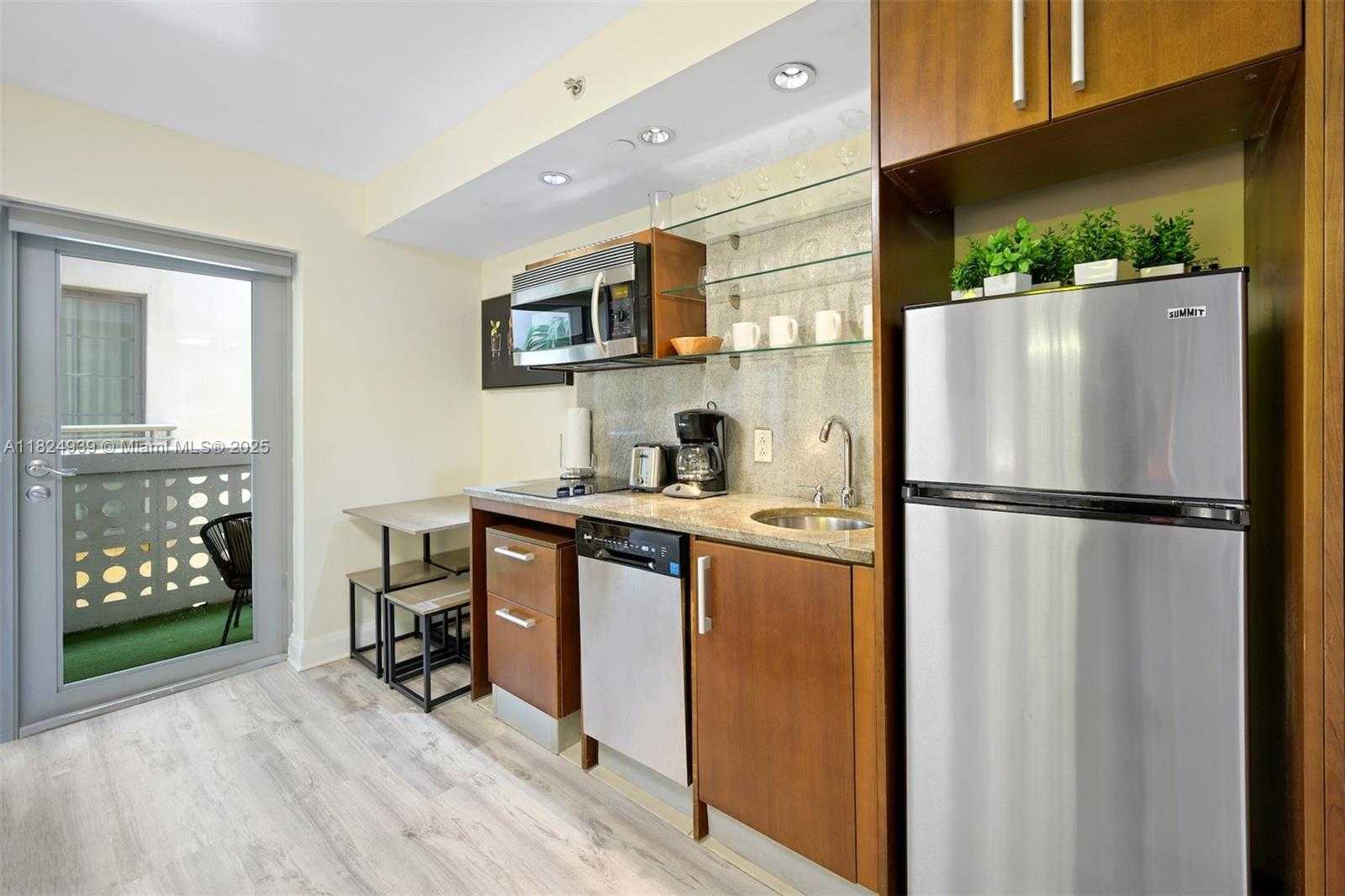 Small Image of 1024 OCEAN DR #A202, Miami Beach Number 14