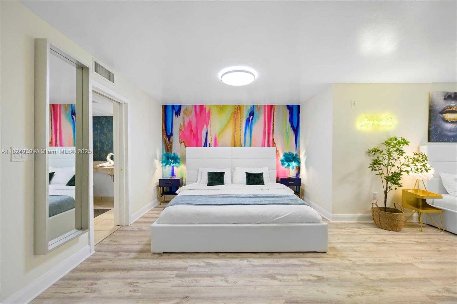 Small Image of 1024 OCEAN DR #A202, Miami Beach Number 2