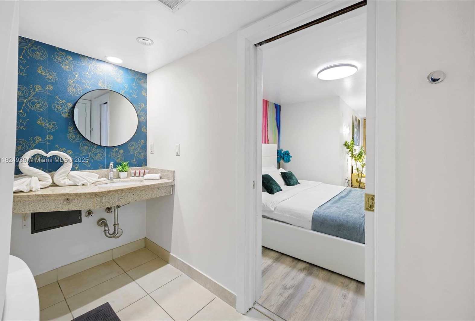 Small Image of 1024 OCEAN DR #A202, Miami Beach Number 4