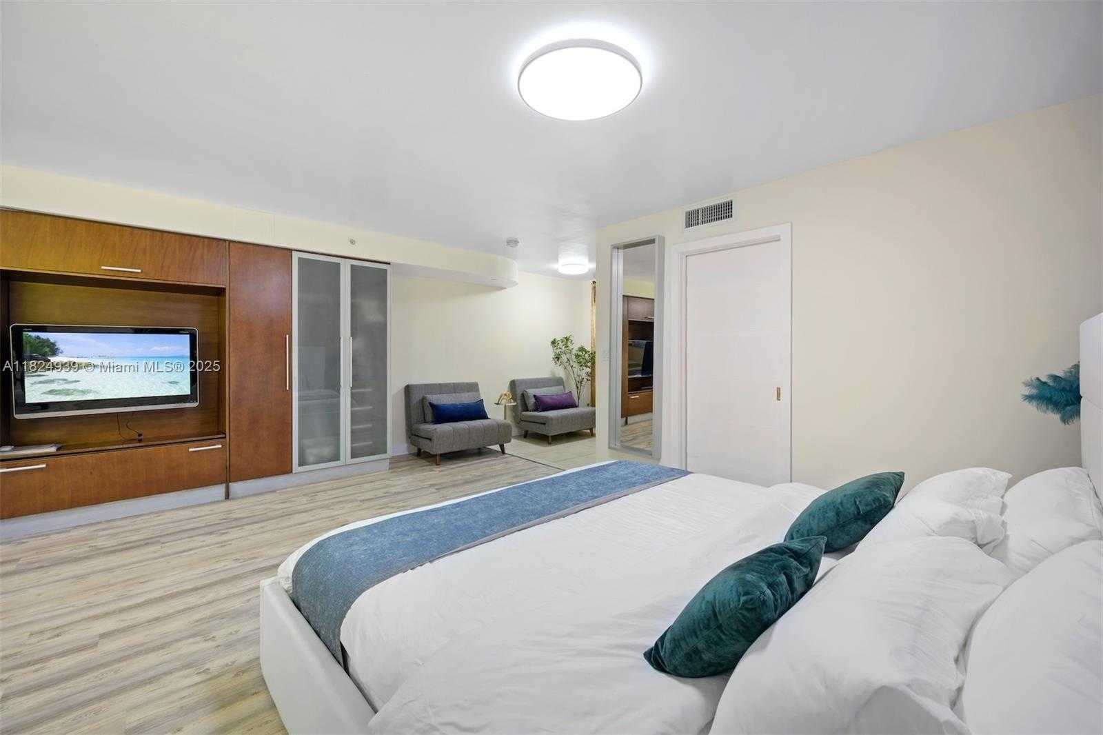 Small Image of 1024 OCEAN DR #A202, Miami Beach Number 6