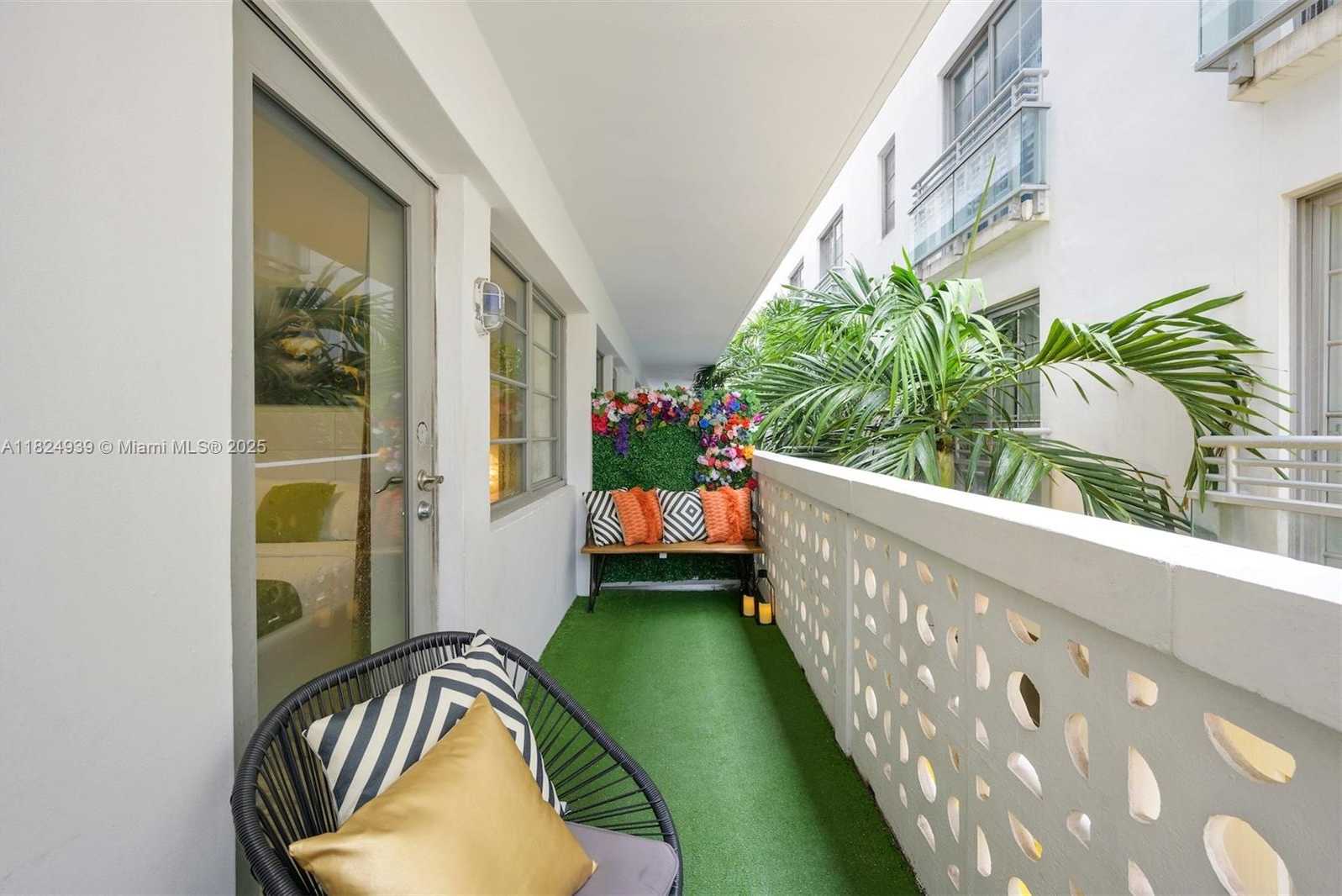 Small Image of 1024 OCEAN DR #A202, Miami Beach Number 7