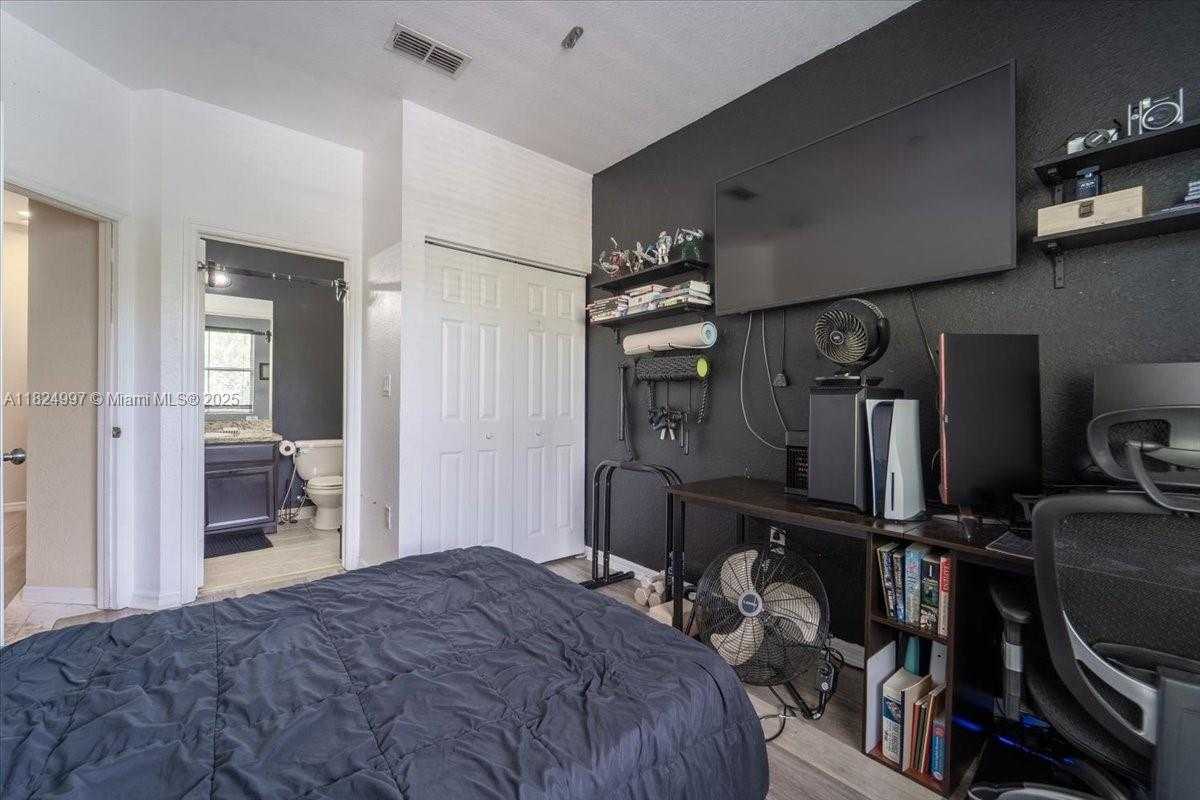 Small Image of 370 LAKE MONTEREY CIR, Boynton Beach Number 13