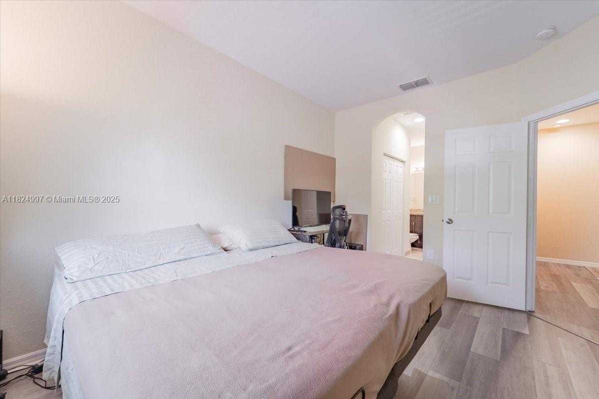 Small Image of 370 LAKE MONTEREY CIR, Boynton Beach Number 15