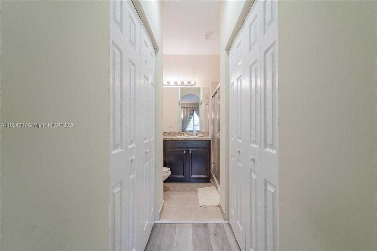 Small Image of 370 LAKE MONTEREY CIR, Boynton Beach Number 16