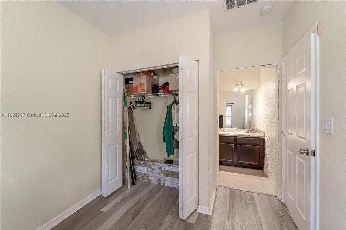 Small Image of 370 LAKE MONTEREY CIR, Boynton Beach Number 4