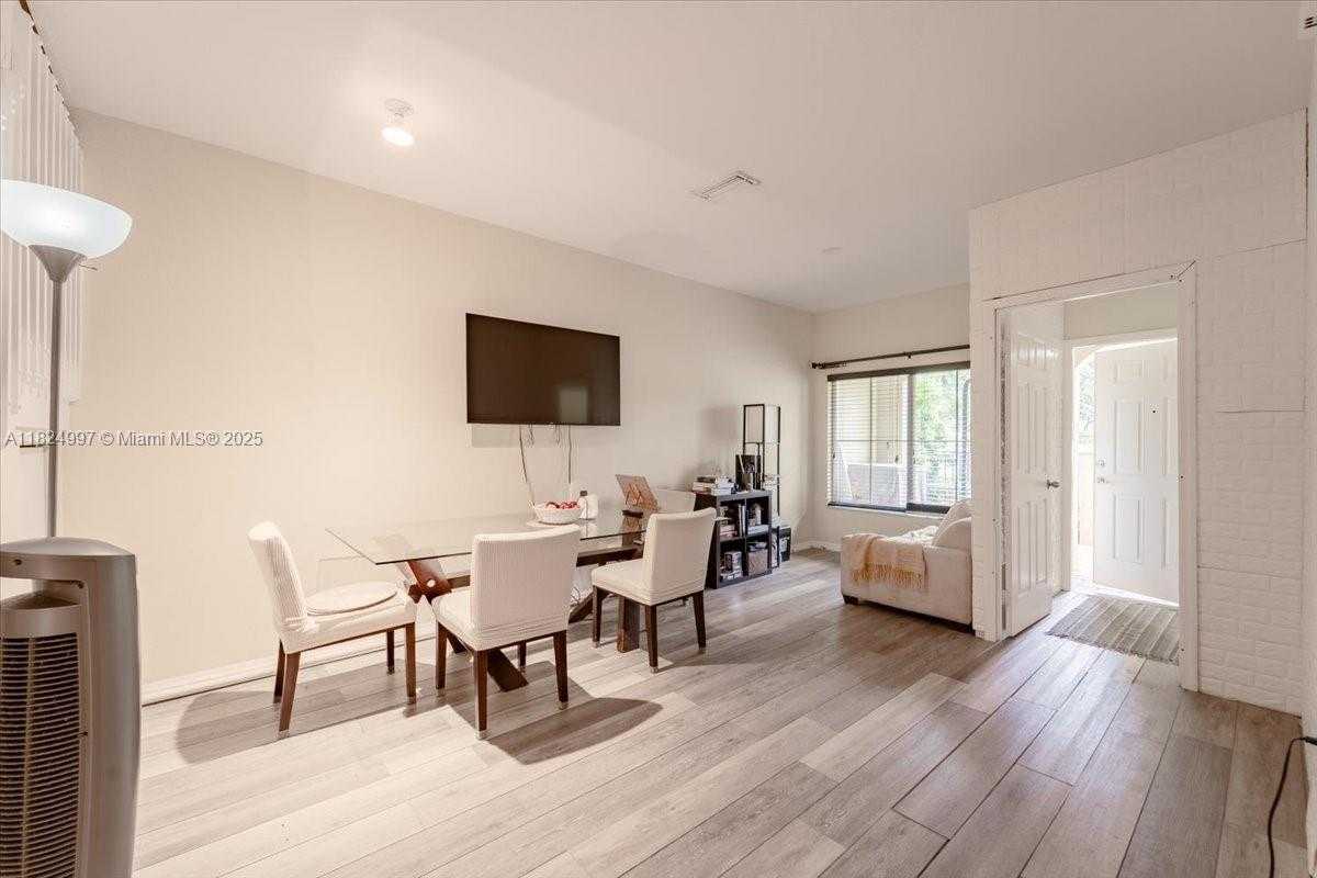 Small Image of 370 LAKE MONTEREY CIR, Boynton Beach Number 7