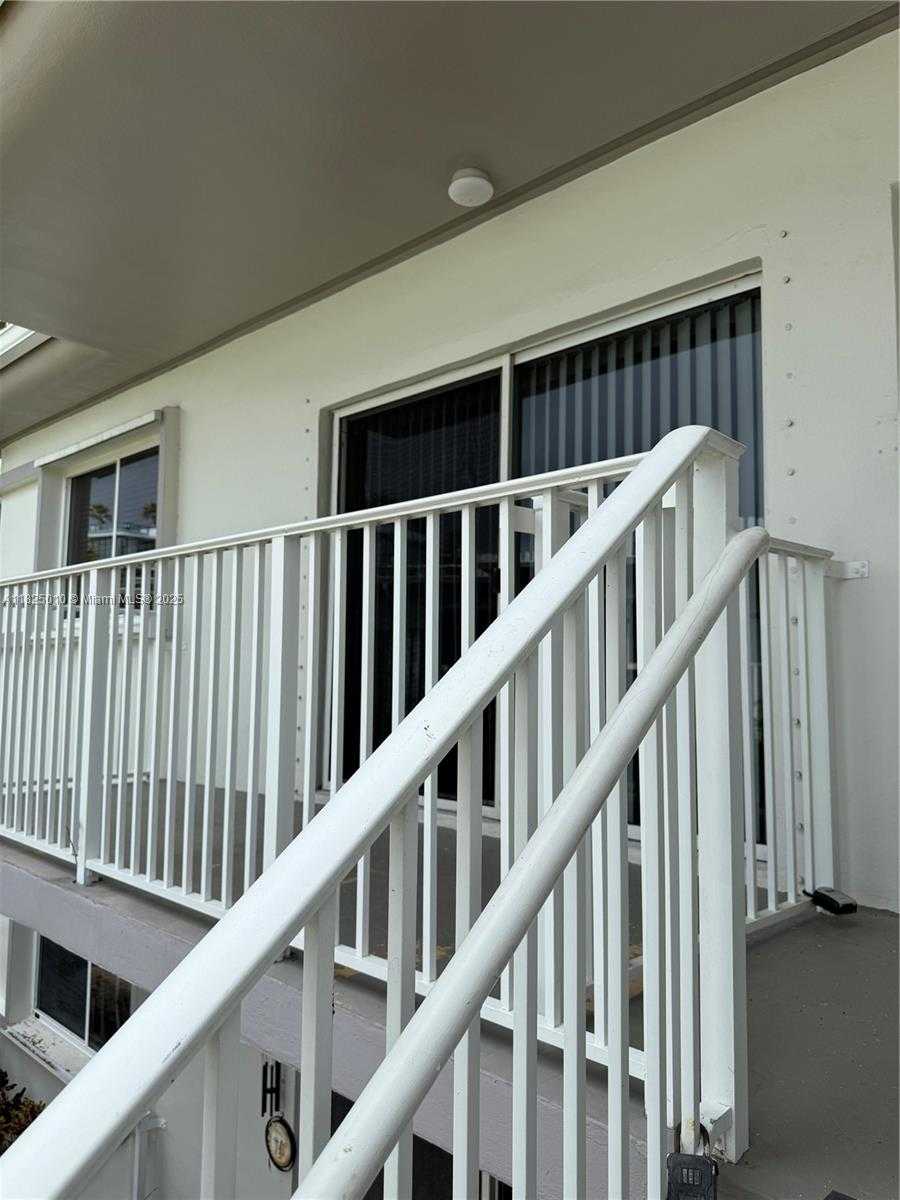 Small Image of 1142 99TH ST #23, Bay Harbor Islands Number 4