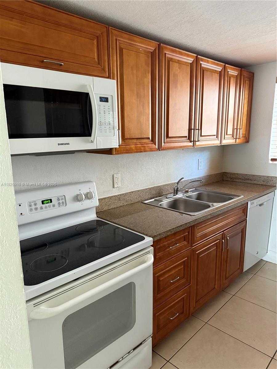 Small Image of 1142 99TH ST #23, Bay Harbor Islands Number 7