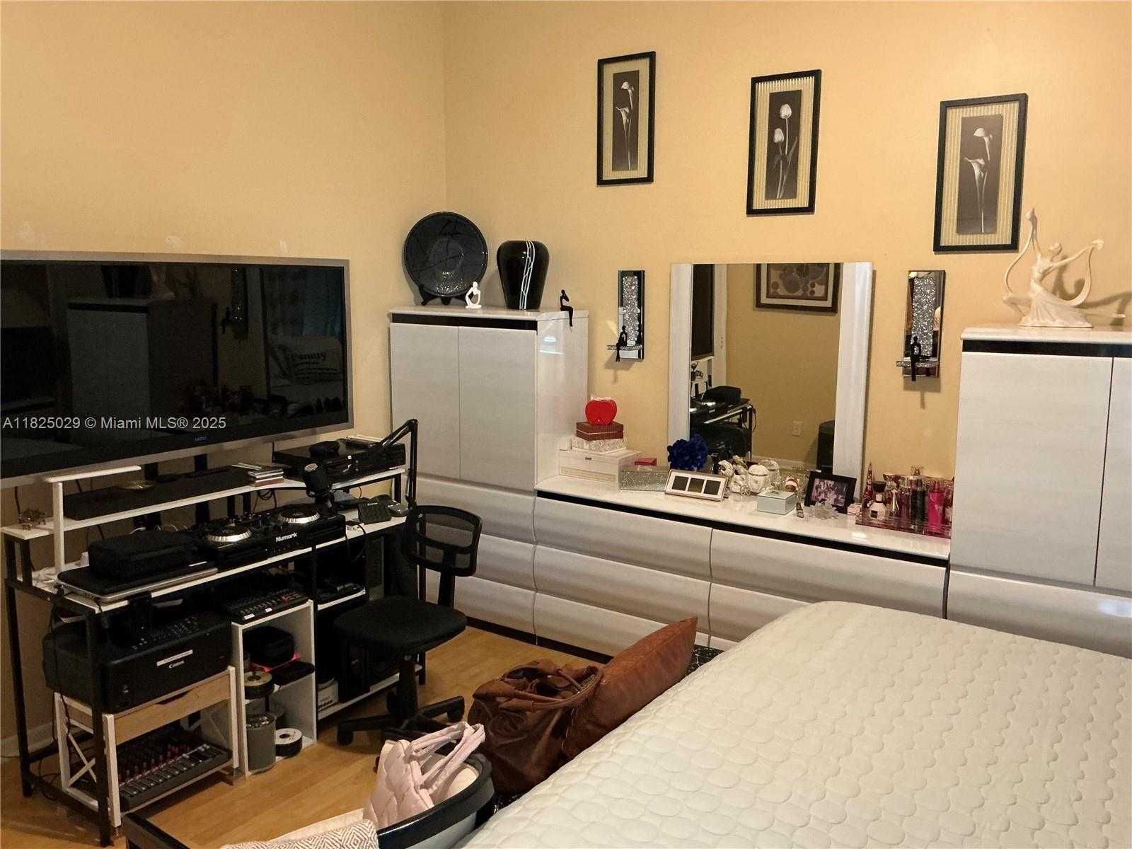 Small Image of 4925 WEST LAKES DR, Deerfield Beach Number 13