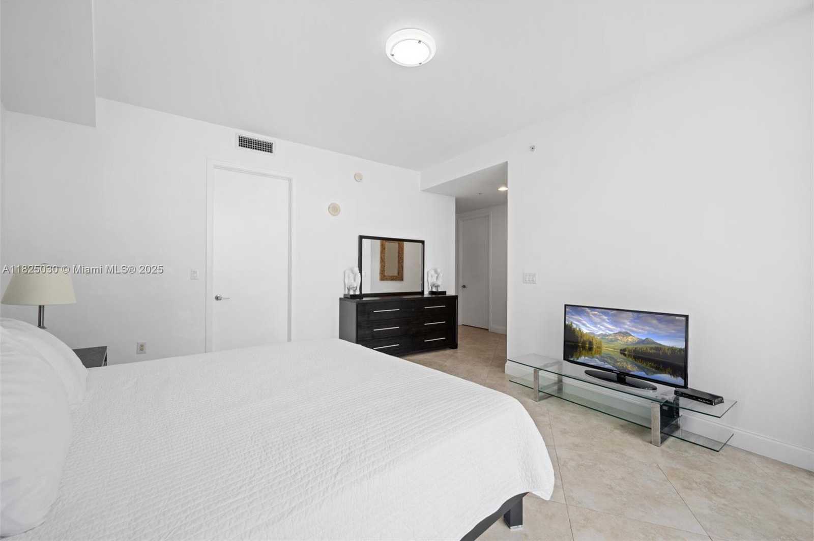 Small Image of 18201 COLLINS AVE #4705, Sunny Isles Beach Number 12