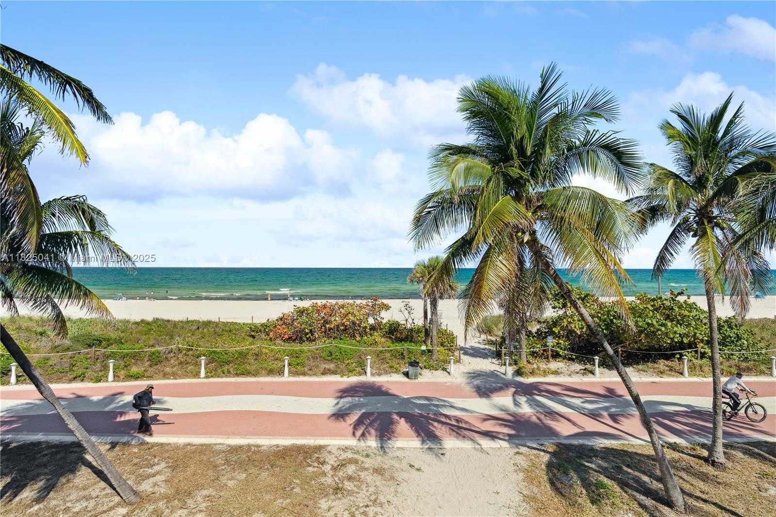 Small Image of 5401 COLLINS AVE #1014, Miami Beach Number 10