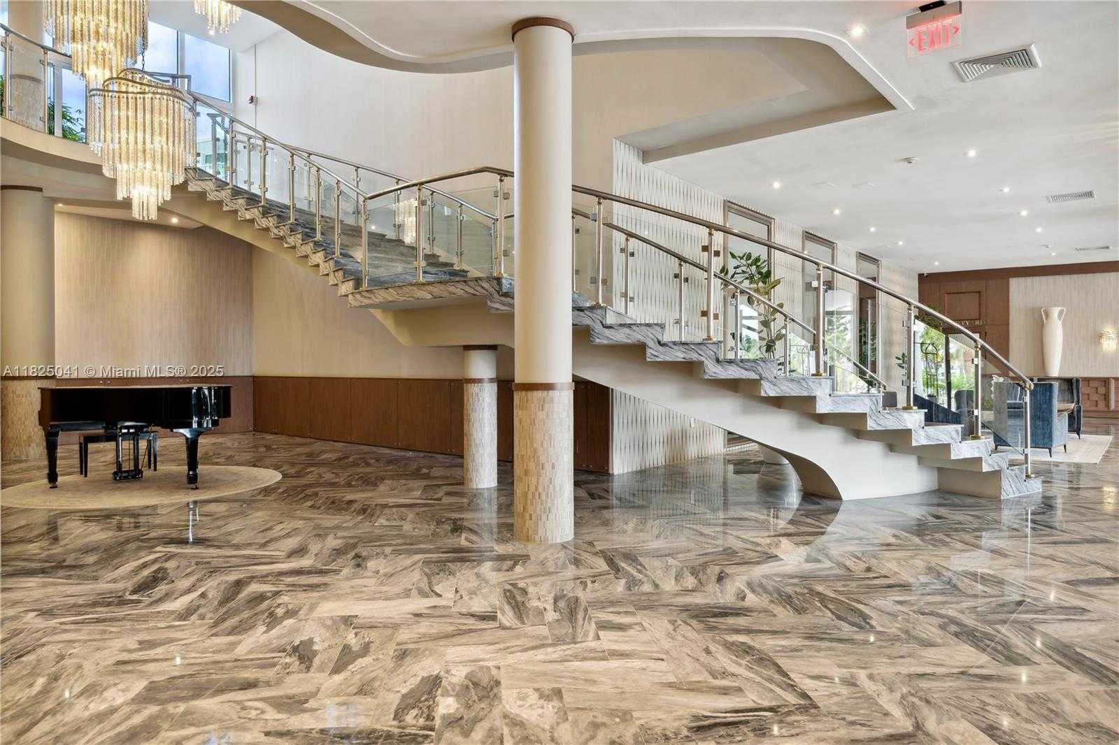 Small Image of 5401 COLLINS AVE #1014, Miami Beach Number 12