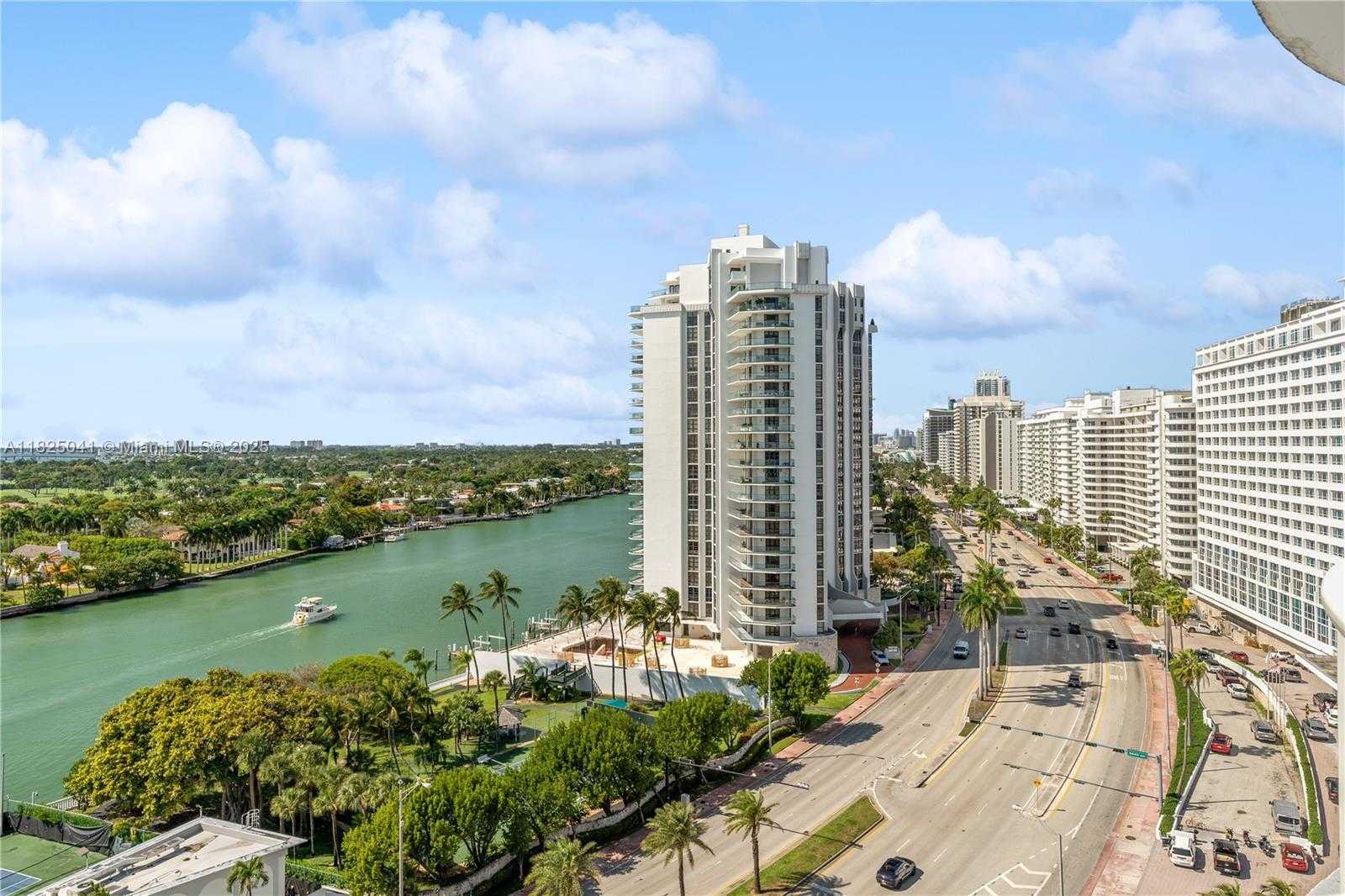Small Image of 5401 COLLINS AVE #1014, Miami Beach Number 17