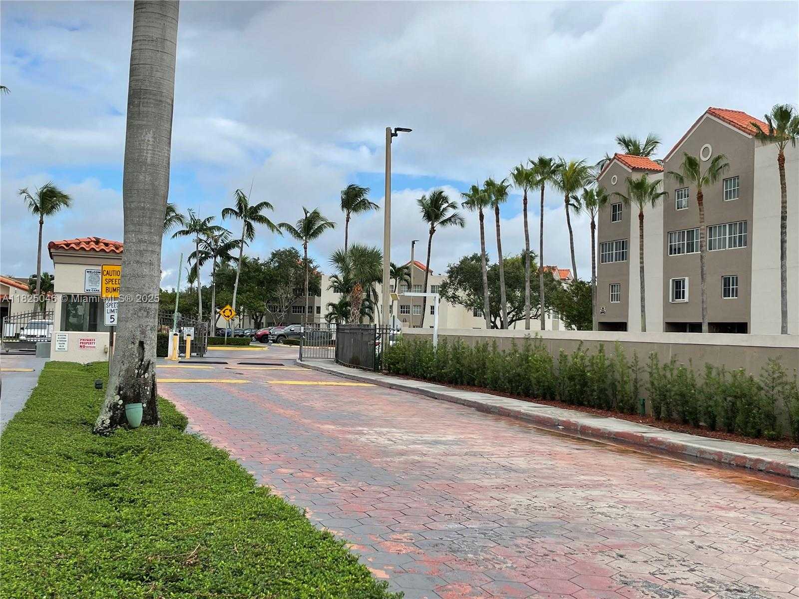 Small Image of 6135 NORTH WEST 186TH ST #201, Hialeah Number 4