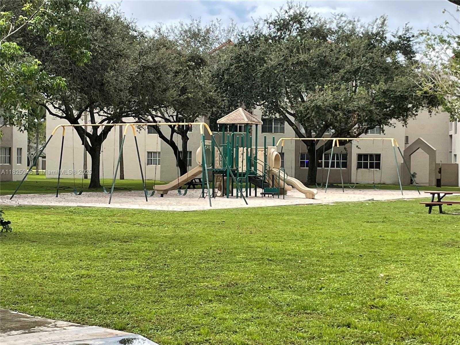 Small Image of 6135 NORTH WEST 186TH ST #201, Hialeah Number 5
