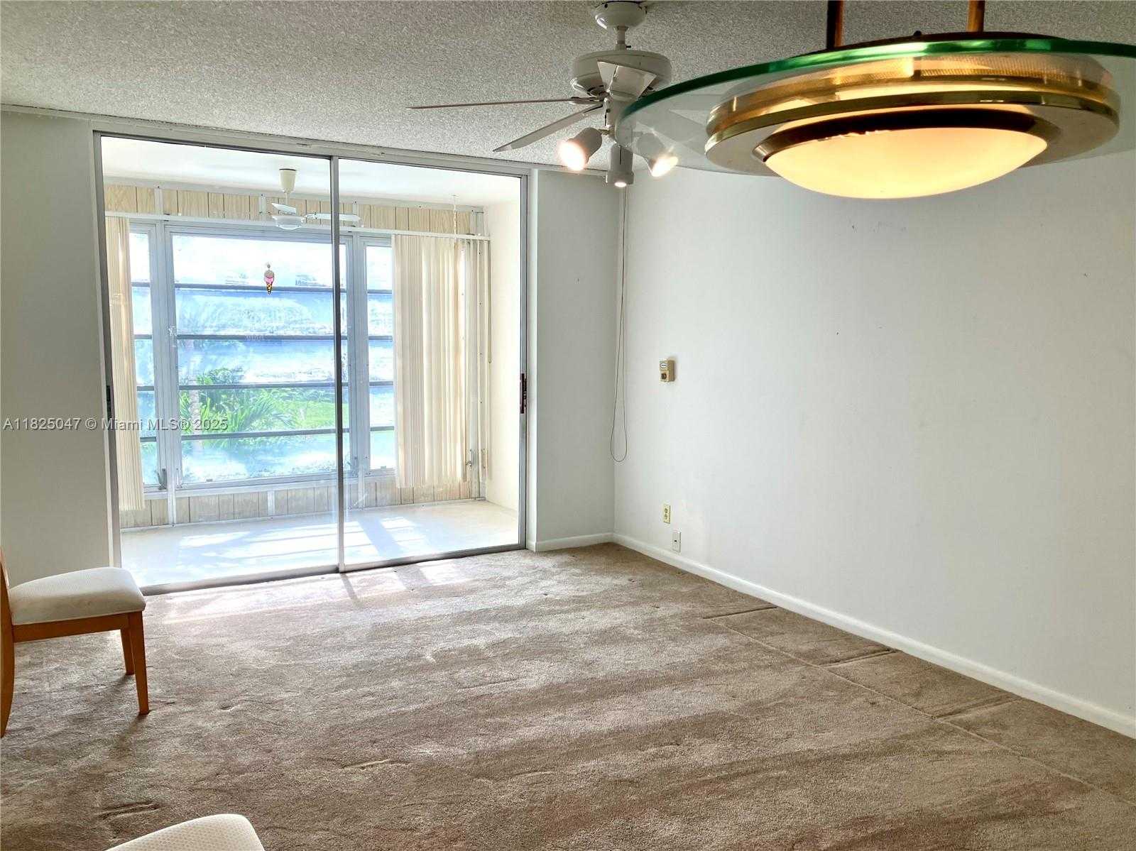 Small Image of 9041 SUNRISE LAKES BLVD #208, Sunrise Number 19