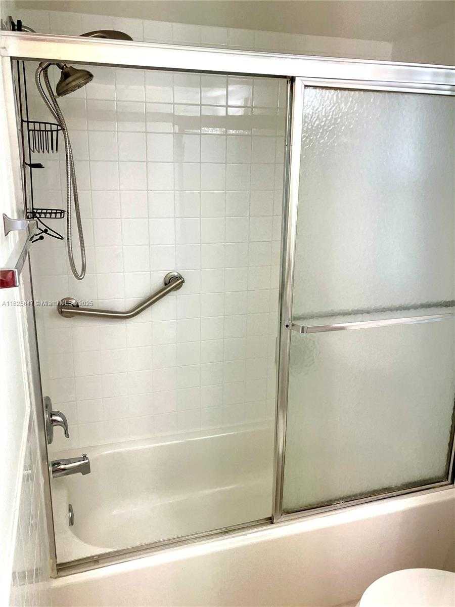 Small Image of 9041 SUNRISE LAKES BLVD #208, Sunrise Number 22