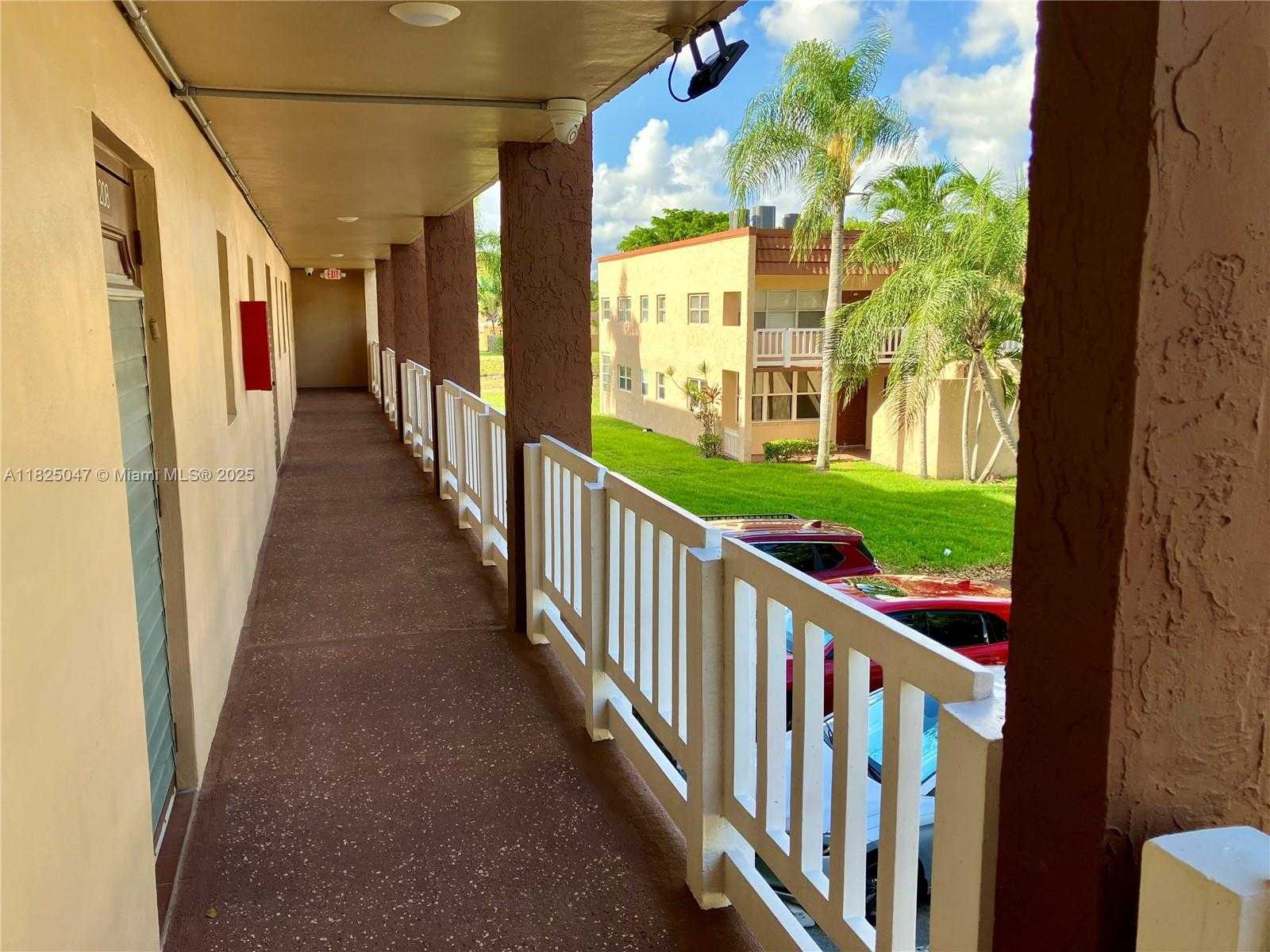 Small Image of 9041 SUNRISE LAKES BLVD #208, Sunrise Number 35