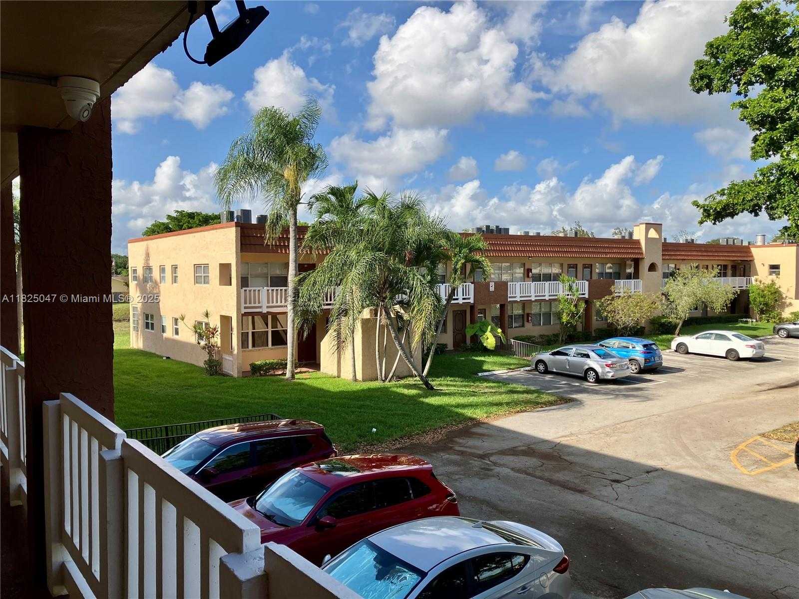 Small Image of 9041 SUNRISE LAKES BLVD #208, Sunrise Number 38