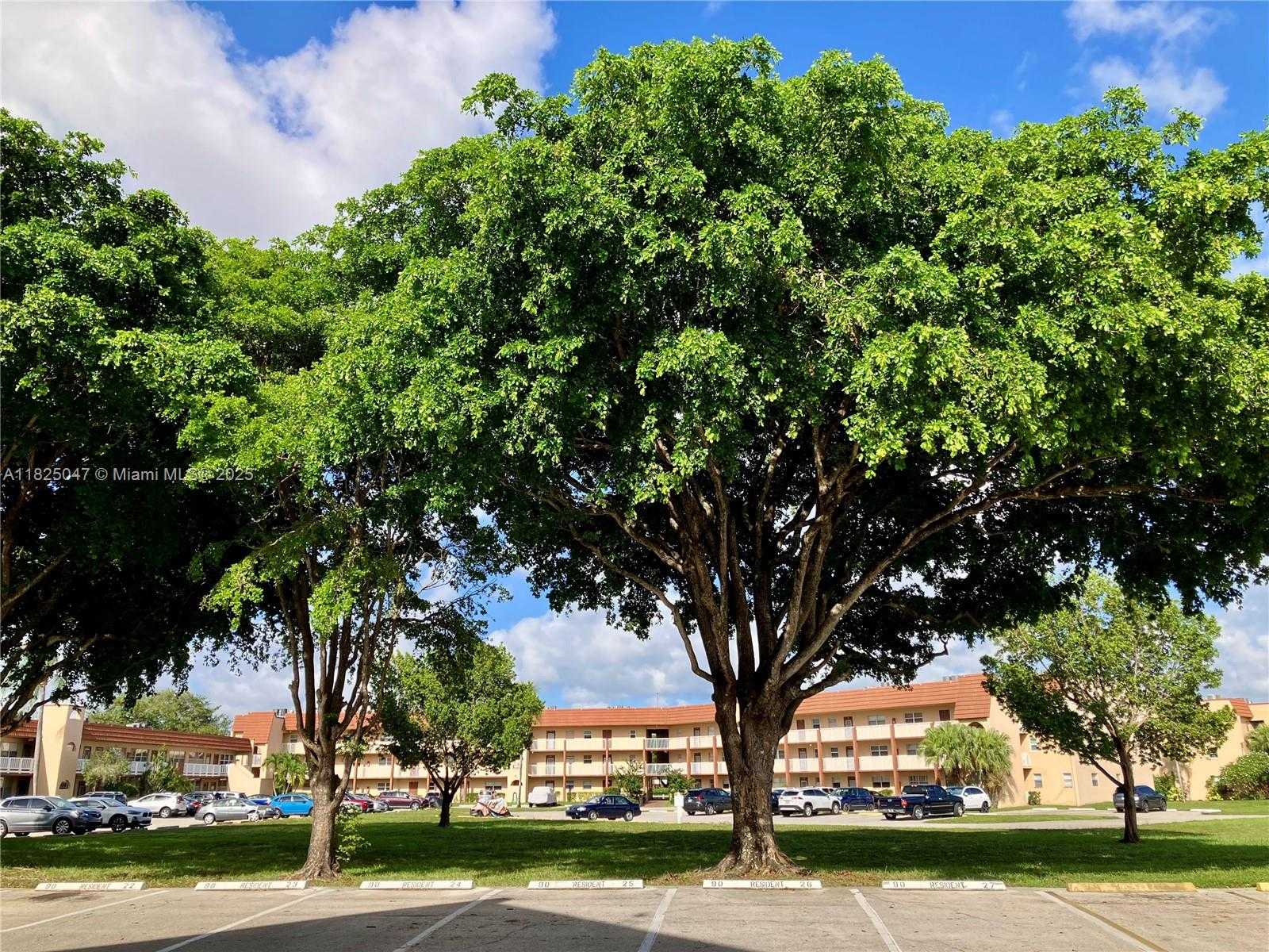 Small Image of 9041 SUNRISE LAKES BLVD #208, Sunrise Number 39