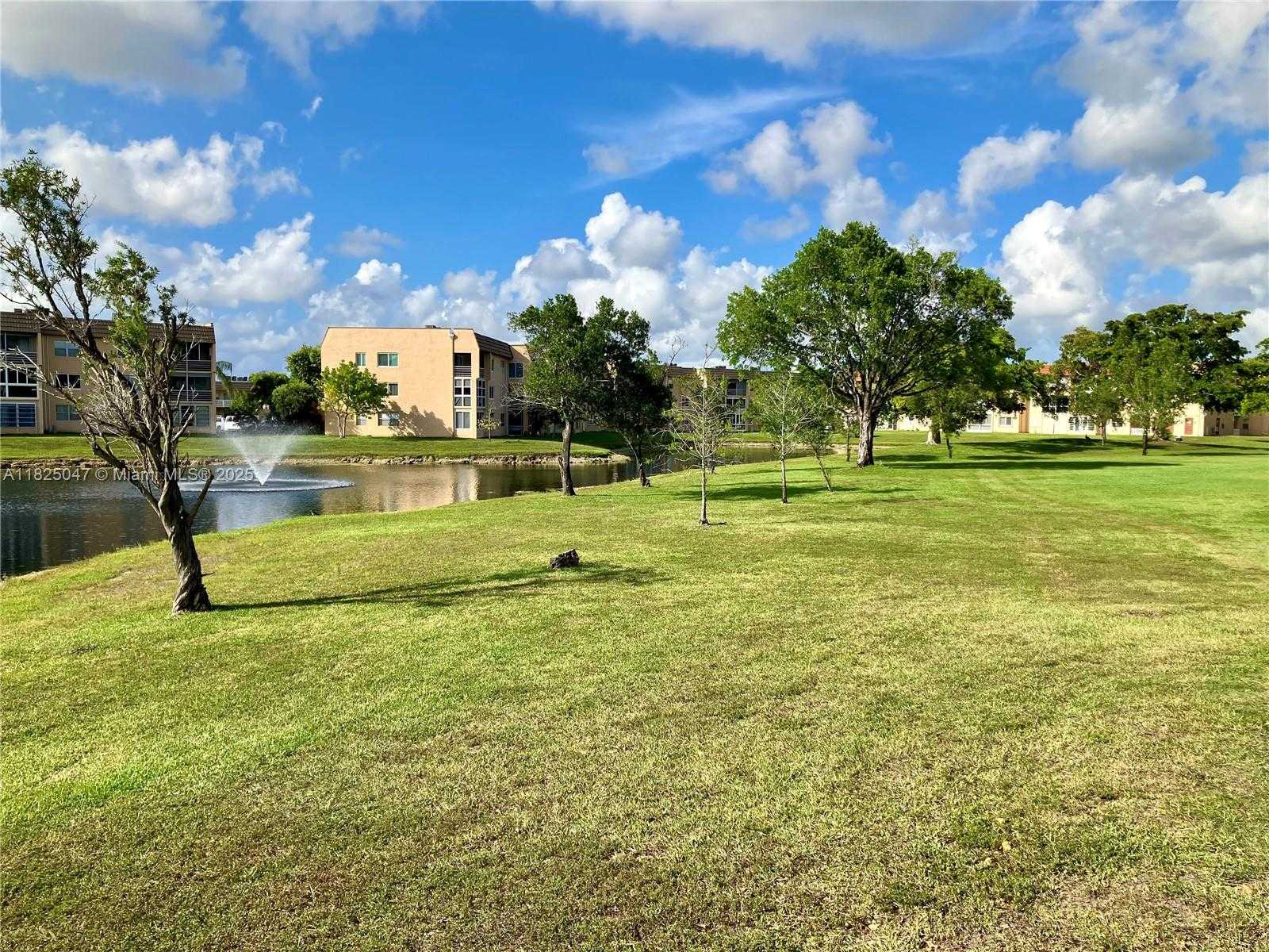 Small Image of 9041 SUNRISE LAKES BLVD #208, Sunrise Number 42