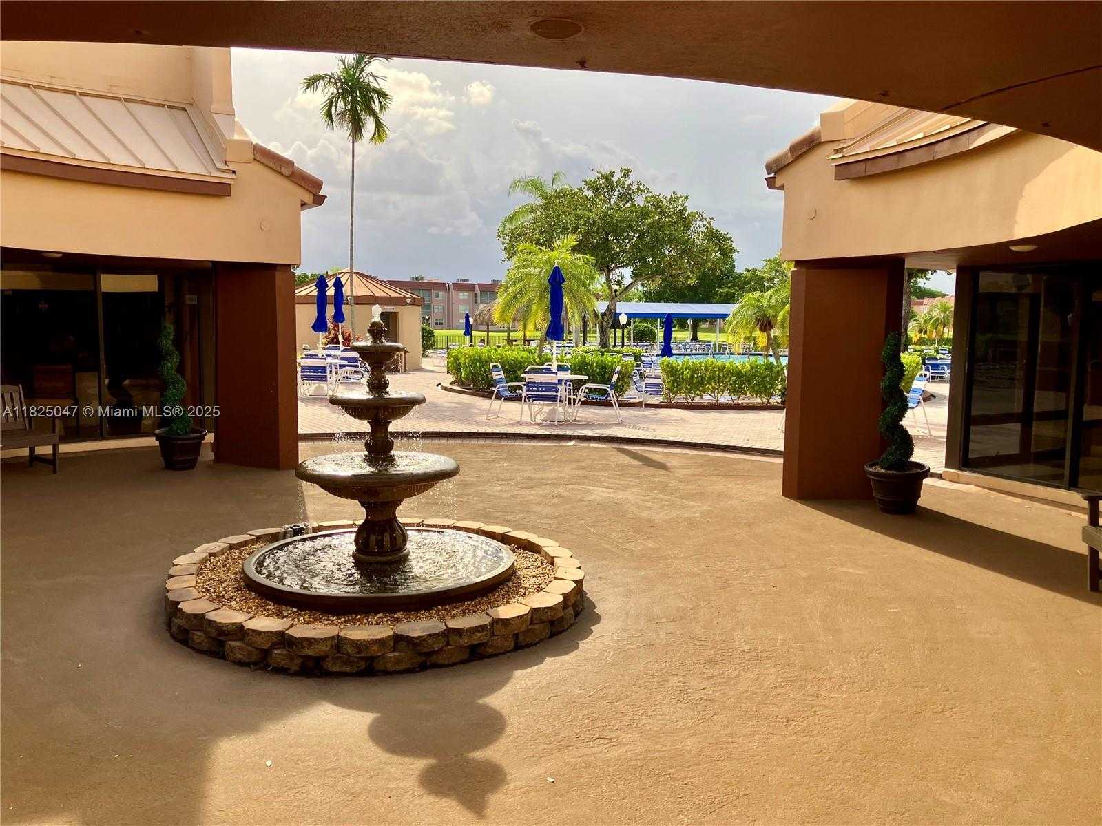 Small Image of 9041 SUNRISE LAKES BLVD #208, Sunrise Number 48