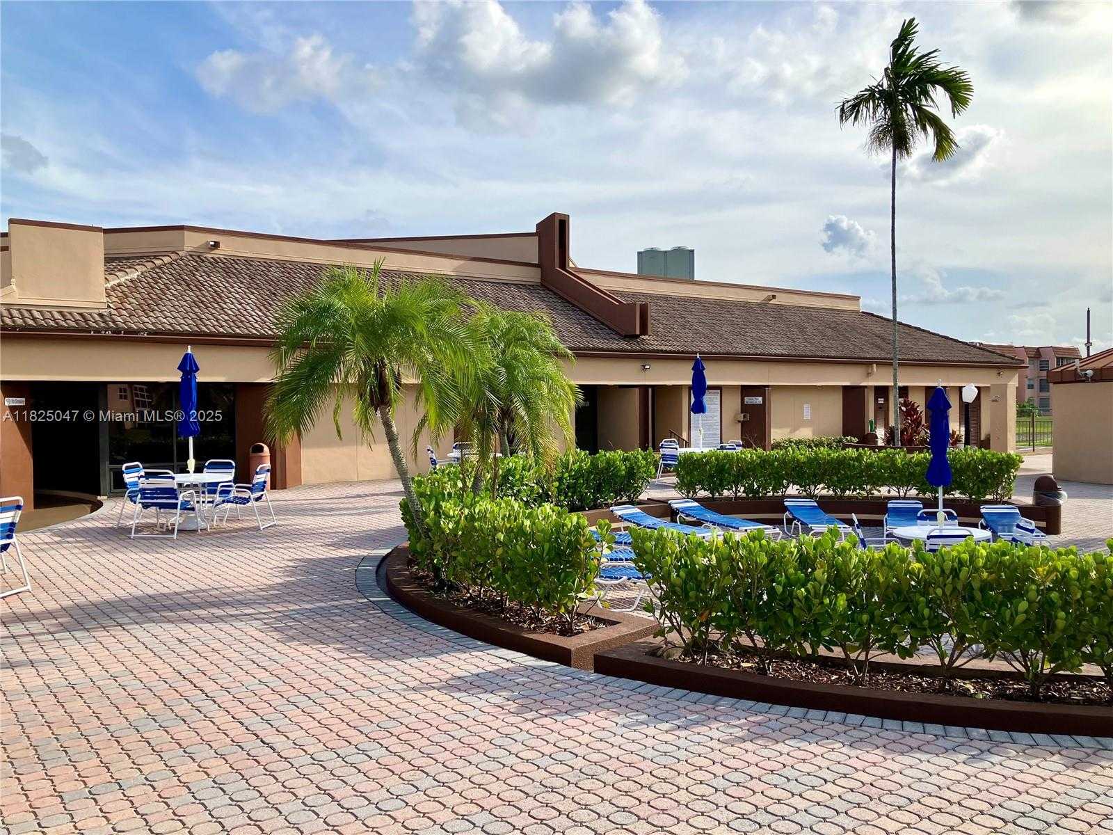 Small Image of 9041 SUNRISE LAKES BLVD #208, Sunrise Number 58