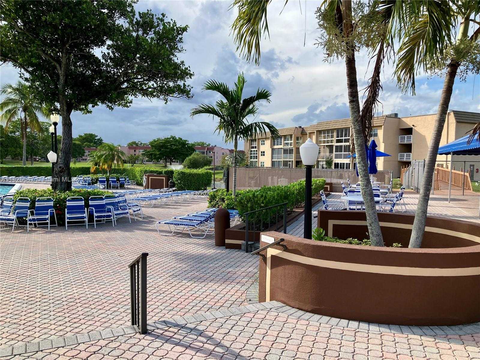 Small Image of 9041 SUNRISE LAKES BLVD #208, Sunrise Number 59