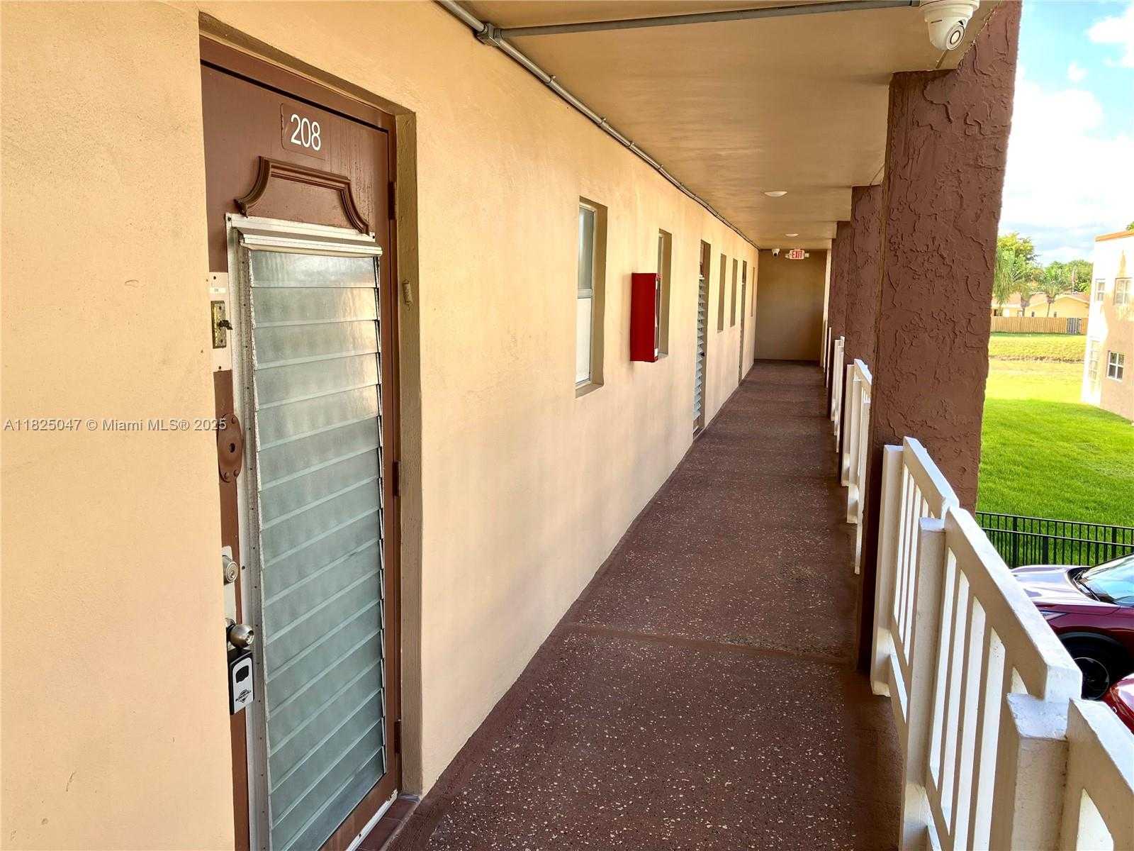 Small Image of 9041 SUNRISE LAKES BLVD #208, Sunrise Number 7