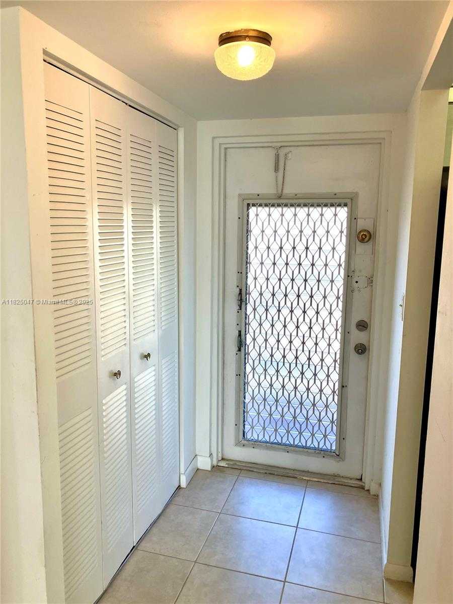 Small Image of 9041 SUNRISE LAKES BLVD #208, Sunrise Number 8