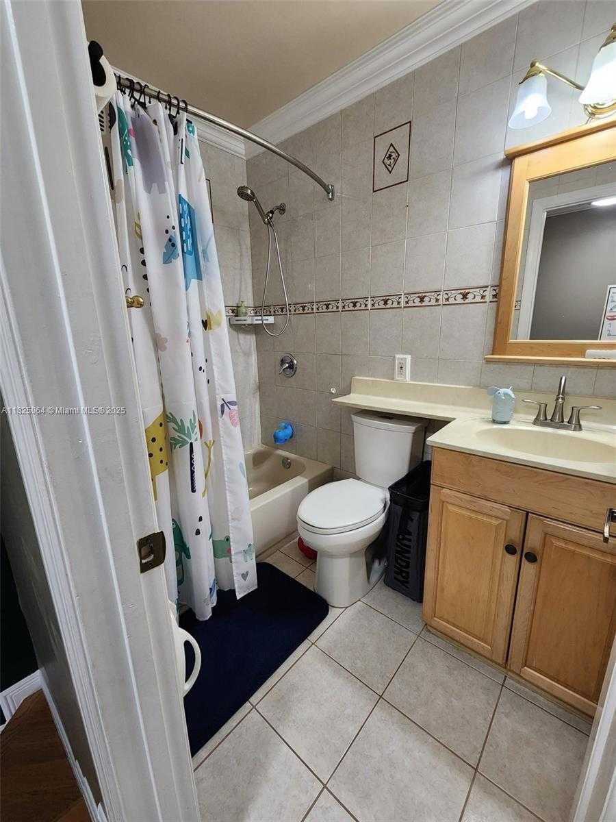 Small Image of 5328 WEST 26TH AVE #112, Hialeah Number 14