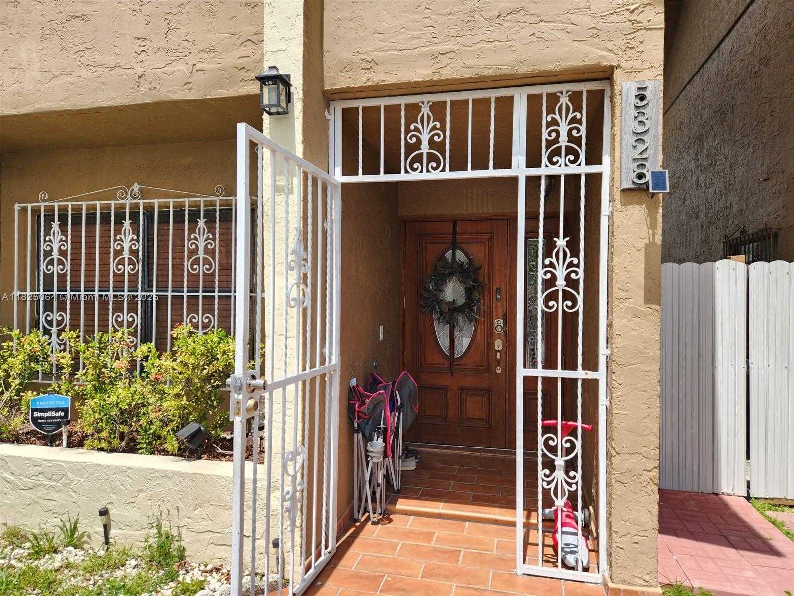 Small Image of 5328 WEST 26TH AVE #112, Hialeah Number 2