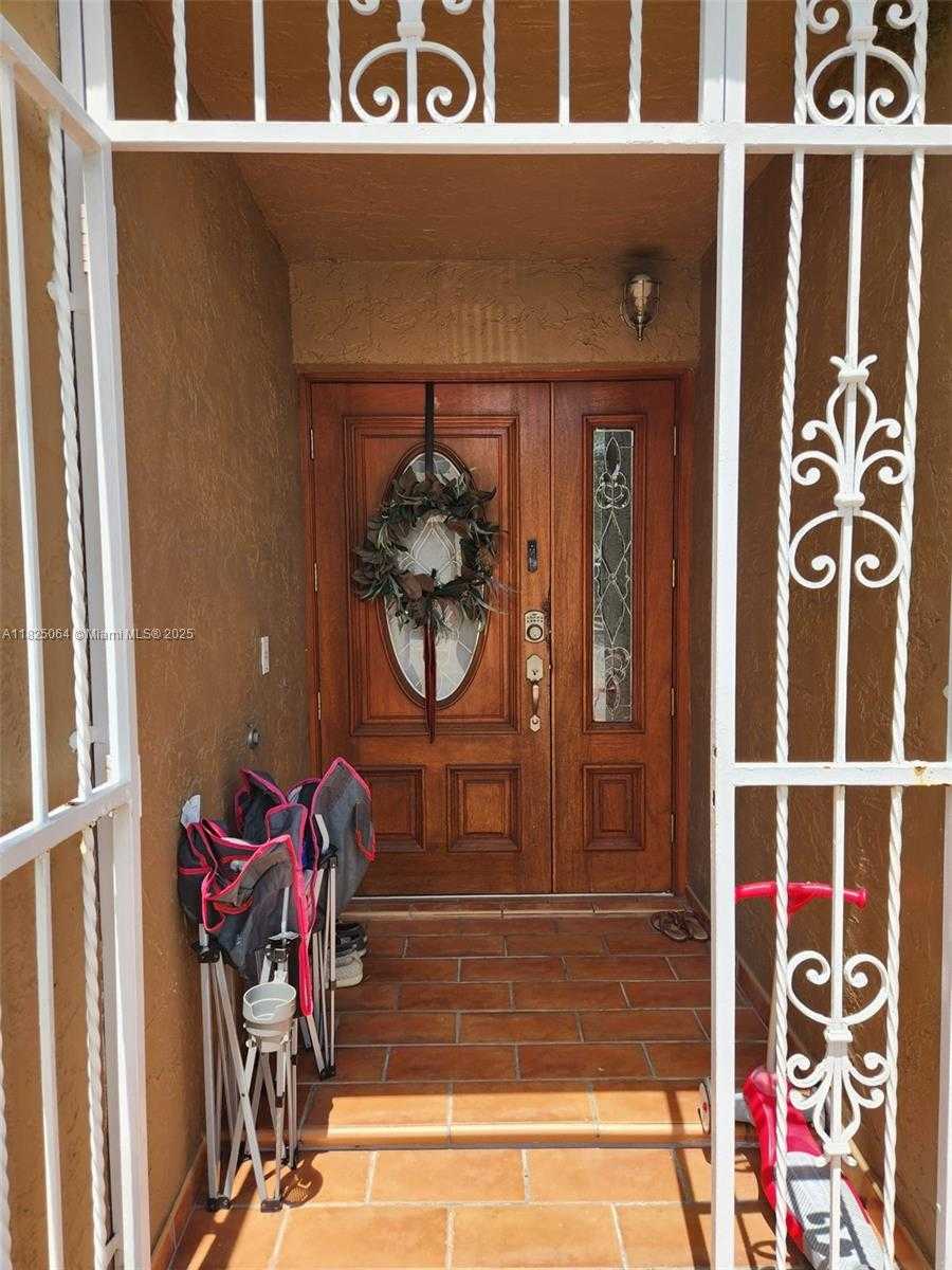Small Image of 5328 WEST 26TH AVE #112, Hialeah Number 3