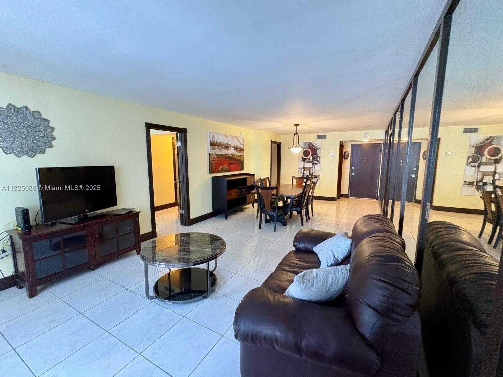 Small Image of 6039 COLLINS AVE #923, Miami Beach Number 18