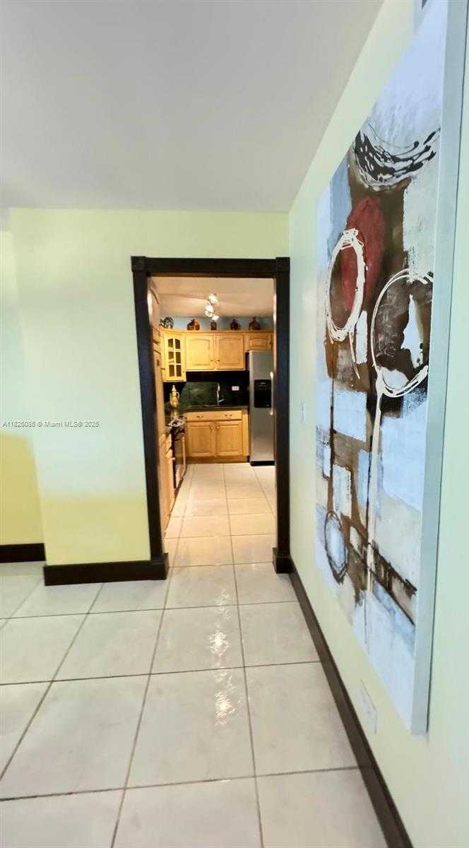 Small Image of 6039 COLLINS AVE #923, Miami Beach Number 20