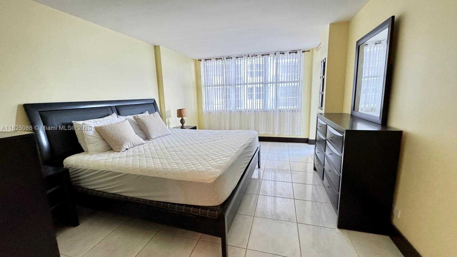 Small Image of 6039 COLLINS AVE #923, Miami Beach Number 23