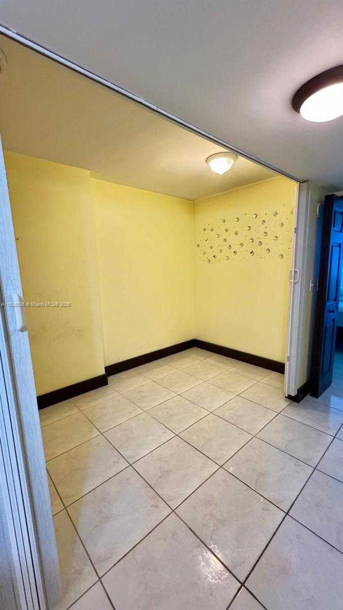Small Image of 6039 COLLINS AVE #923, Miami Beach Number 25